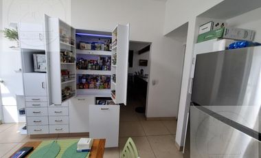 CASA EN VENTA A 10 MINUTOS DE CUERNAVACA, ATRAS DE SUMIYA, EN UN NIVEL, EN UNO DE LOS MEJORES CLIMAS DEL MUNDO