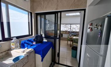 CASA EN VENTA A 10 MINUTOS DE CUERNAVACA, ATRAS DE SUMIYA, EN UN NIVEL, EN UNO DE LOS MEJORES CLIMAS DEL MUNDO