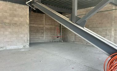 Local y Terraza Venta DePoint Jurica Campestre 12,000,000 EnrGar R2