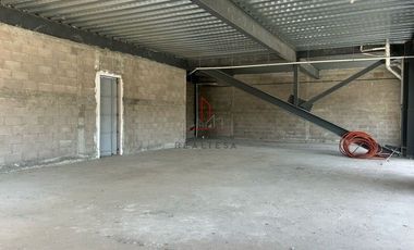 Local y Terraza Venta DePoint Jurica Campestre 12,000,000 EnrGar R2