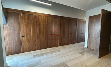 Oficina Venta DePoint Jurica Campestre 2,521,050 EnrGar R2