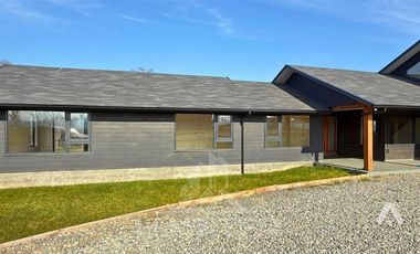 Casa en Venta en COD38530 ¡¡¡ HABITER 360 !!! Vende Acogedora Casa con Parcela en Pitrufquén.