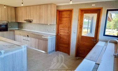 Casa en Venta en COD38530 ¡¡¡ HABITER 360 !!! Vende Acogedora Casa con Parcela en Pitrufquén.