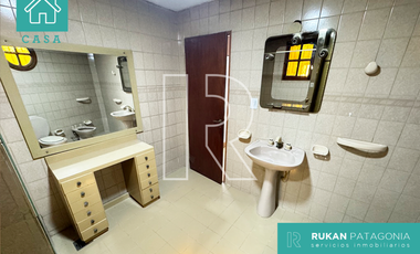 #VentaRUKAN | Casa de 6 Habitaciones | Calle ALVEAR | Barrio 26 DE JUNIO| Caleta Olivia.- (APTA CREDITO HIPOTECARIO)