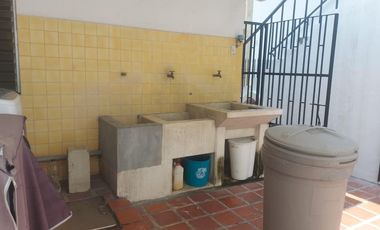 Venta de condominio de 4 departamentos en Kennedy sector Colegio de Arquitectos