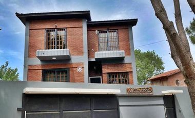 ESPECTACULAR CASA !!CON FINOS DETALLES!!EN MAR DE AJO!