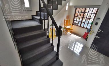 ESPECTACULAR CASA !!CON FINOS DETALLES!!EN MAR DE AJO!
