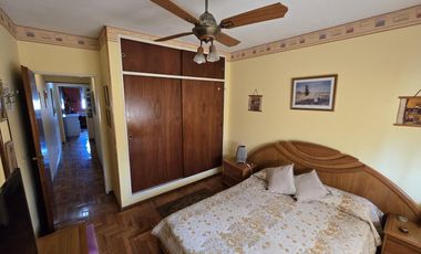 VENTA DÚPLEX 4 AMBIENTES EN CARAPACHAY