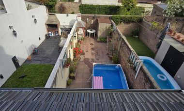 VENTA DÚPLEX 4 AMBIENTES EN CARAPACHAY