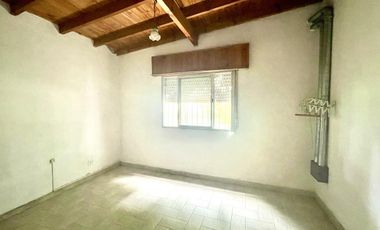 Venta Casa - Roque Perez 2 habitaciones, jardín