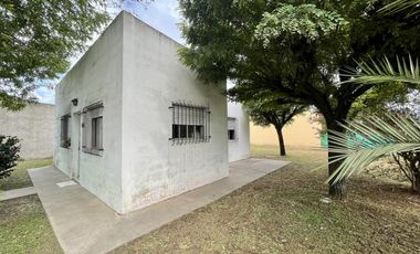 Venta Casa - Roque Perez 2 habitaciones, jardín