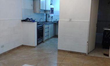 Casas en venta  - 8 dormitorios 3 baños - 260mts2 - Adrogue