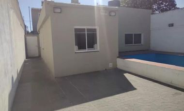 Casas en venta  - 8 dormitorios 3 baños - 260mts2 - Adrogue