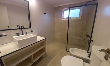 Cod 422 Alquiler Semana Santa Excelente!! totalmente renovada 1 cuadra del mar.