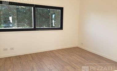 Casa en  venta en Barrio Privado Rumenco Joven. 3 dormitorios (1 suite) . Garage doble. Jardin