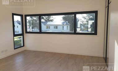 Casa en  venta en Barrio Privado Rumenco Joven. 3 dormitorios (1 suite) . Garage doble. Jardin