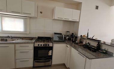 Casa con pileta en Santa Elena - Pilar del Este
