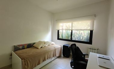Casa con pileta en Santa Elena - Pilar del Este