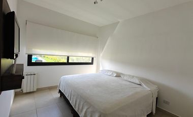 Casa con pileta en Santa Elena - Pilar del Este