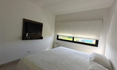 Casa con pileta en Santa Elena - Pilar del Este