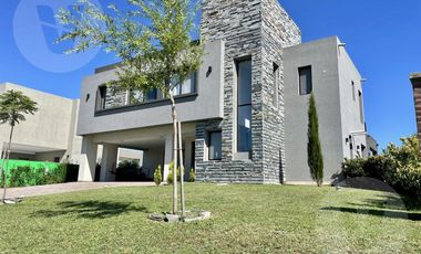Casa en venta - Barrio Santa Inés, Canning