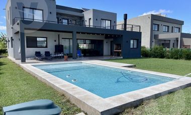 Casa en venta - Barrio Santa Inés, Canning