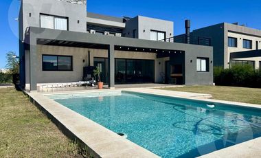 Casa en venta - Barrio Santa Inés, Canning