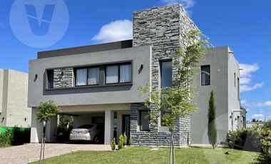 Casa en venta - Barrio Santa Inés, Canning