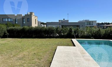 Casa en venta - Barrio Santa Inés, Canning