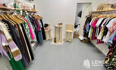 OPORTUNIDAD! VENTA CASA ( APTA CREDITO) - C/GARAGE Y PATIO A 3 CUADRAS DE LA PLAZA DE LA CRUZ!!