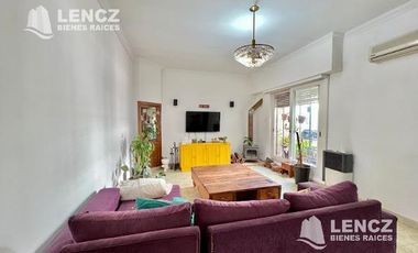 OPORTUNIDAD! VENTA CASA ( APTA CREDITO) - C/GARAGE Y PATIO A 3 CUADRAS DE LA PLAZA DE LA CRUZ!!