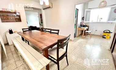 OPORTUNIDAD! VENTA CASA ( APTA CREDITO) - C/GARAGE Y PATIO A 3 CUADRAS DE LA PLAZA DE LA CRUZ!!