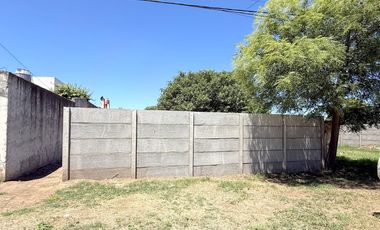 Terreno con pavimento y todos los servicios. Venado Tuerto