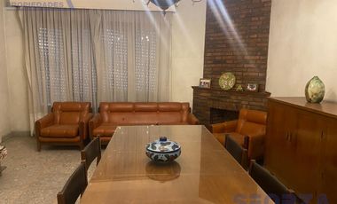 Casa para hacer local en venta a metros de Av peron en San Miguel