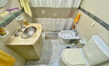 VENTA CASA 5 AMB 230 M2 PATIO TERRAZA GERLI
