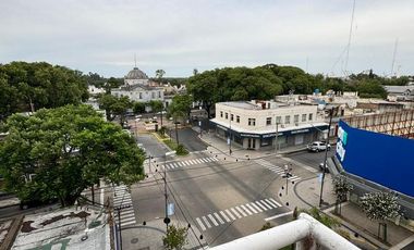 Departamento en Venta en el centro de Campana 3 ambientes con Balcón al frente