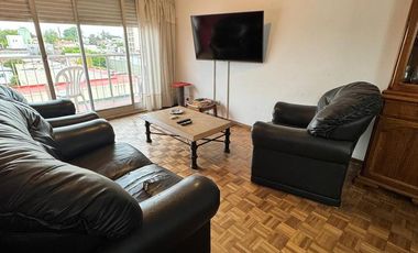 Departamento en Venta en el centro de Campana 3 ambientes con Balcón al frente