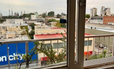 Departamento en Venta en el centro de Campana 3 ambientes con Balcón al frente