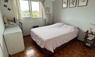 Departamento en Venta en el centro de Campana 3 ambientes con Balcón al frente