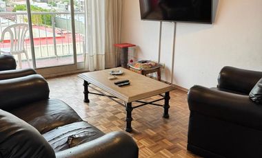 Departamento en Venta en el centro de Campana 3 ambientes con Balcón al frente
