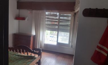 Casa Multifamiliar o Dos casas independientes - Lanus