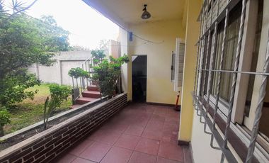 Casa Multifamiliar o Dos casas independientes - Lanus