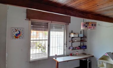 Casa Multifamiliar o Dos casas independientes - Lanus