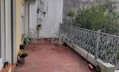 Casa Multifamiliar o Dos casas independientes - Lanus