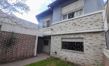 Casa Multifamiliar o Dos casas independientes - Lanus