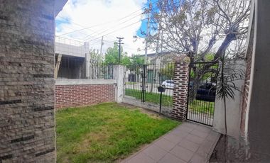 Casa Multifamiliar o Dos casas independientes - Lanus