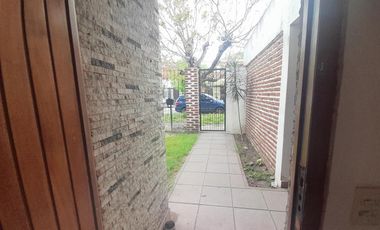 Casa Multifamiliar o Dos casas independientes - Lanus