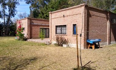 Casa en venta - 3 Dormitorios 3 Baños - 1510mts2 - La Plata