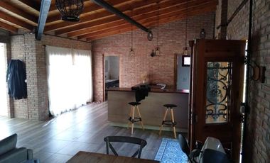 Casa en venta - 3 Dormitorios 3 Baños - 1510mts2 - La Plata