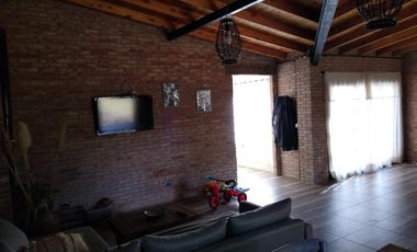 Casa en venta - 3 Dormitorios 3 Baños - 1510mts2 - La Plata